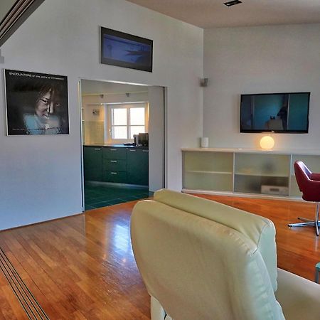 Poet Apartment Ljubljana Eksteriør bilde